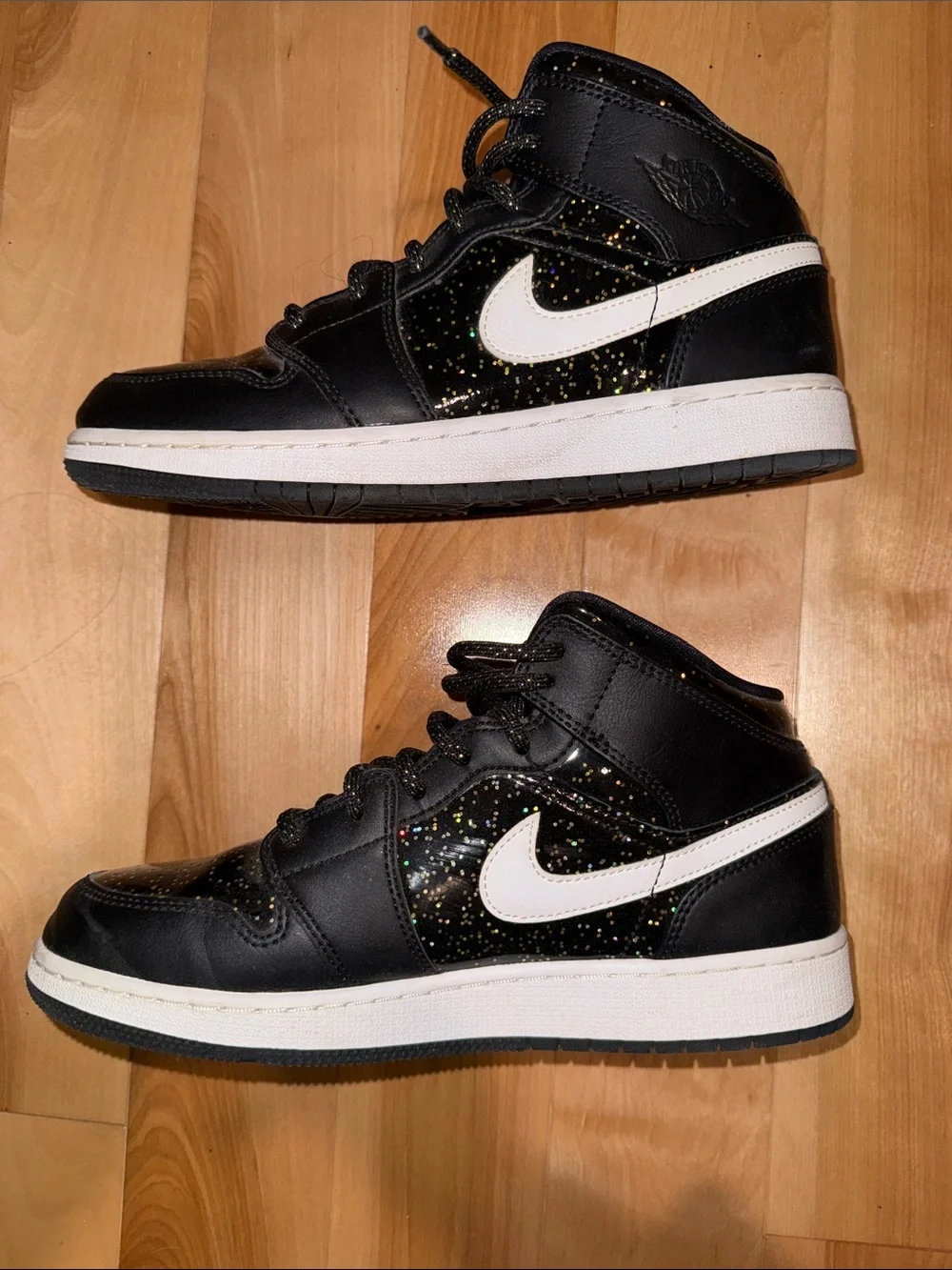 Air Jordan 1 Mids Black Gold Glitter High-Top Sneakers 7Y/W9 EUC